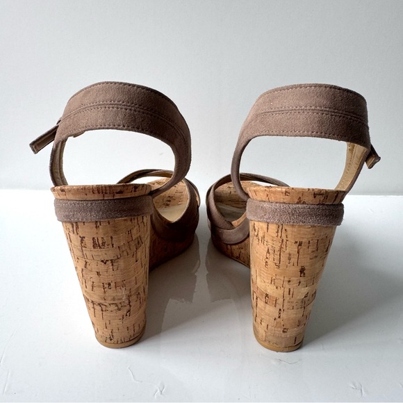 Stuart Weitzman Taupe Suede Ankle Strap Cork Wedge Sandals Size 9.5 M - Picture 6 of 11